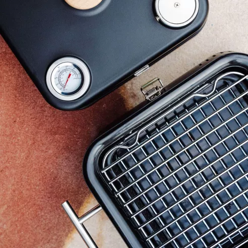 ewig Everdure Cube 360 Holzkohlegrill Schwarz mit Werkzeugset (HBCUBE360B)