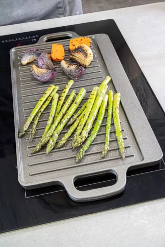 KitchenCraft Traeger Wende-Grillplatte aus Gusseisen (KCCIGRID)