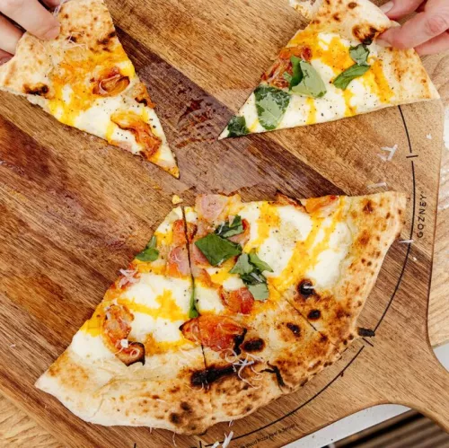 Gozney Gozney Akazien-Schneidebrett zum Servieren von Pizza, mittelgroß, 30,5 cm (AD1769)