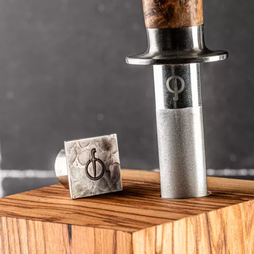 Geschmiedet Geschmiedeter magnetischer Messerblock – Olivenholz (K37100)