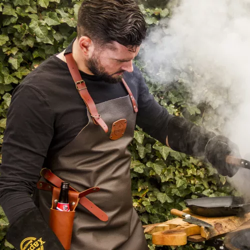 Xschürze Xapron Rinderschürze mit schwarzem Lederhalsband (mittel) (SA390141-74)